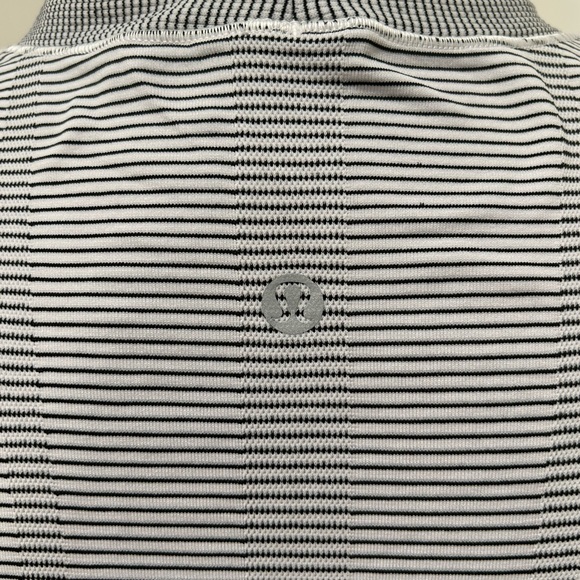 Lululemon black and white striped tank size 6 - Picture 6 of 7
